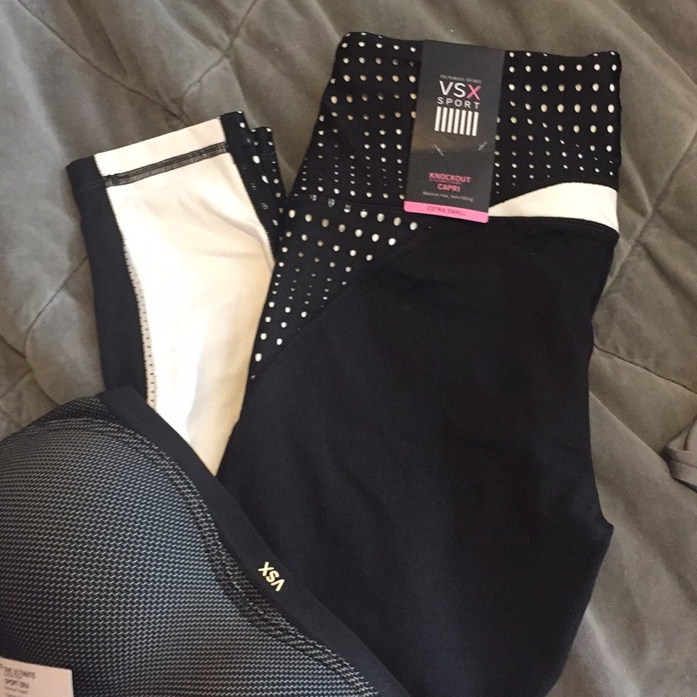 Victoria Secret Black & White Capri